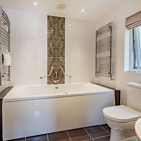 6 Bed In 90333 Holiday home