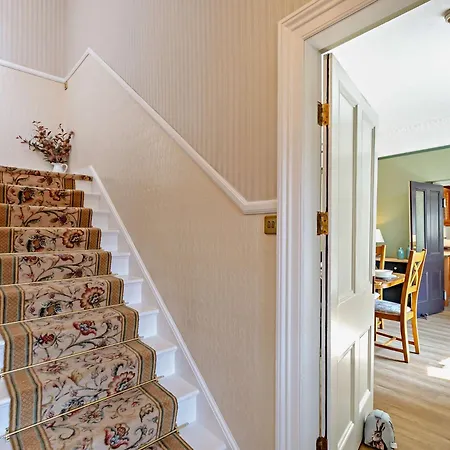 6 Bed In 90333