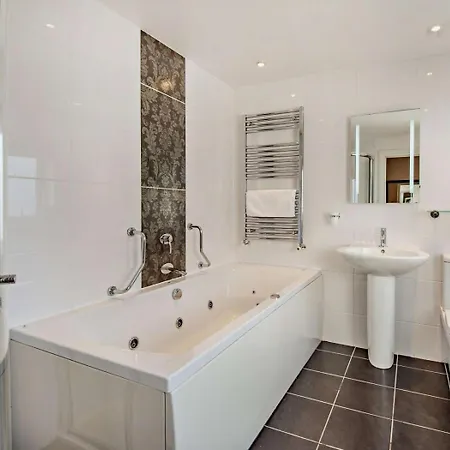 6 Bed In 90333 ケズィック